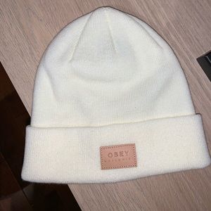 Obey tuque